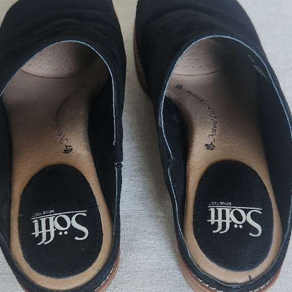 Sofft Women's Black Slide Sandals - Picture 5 of 7